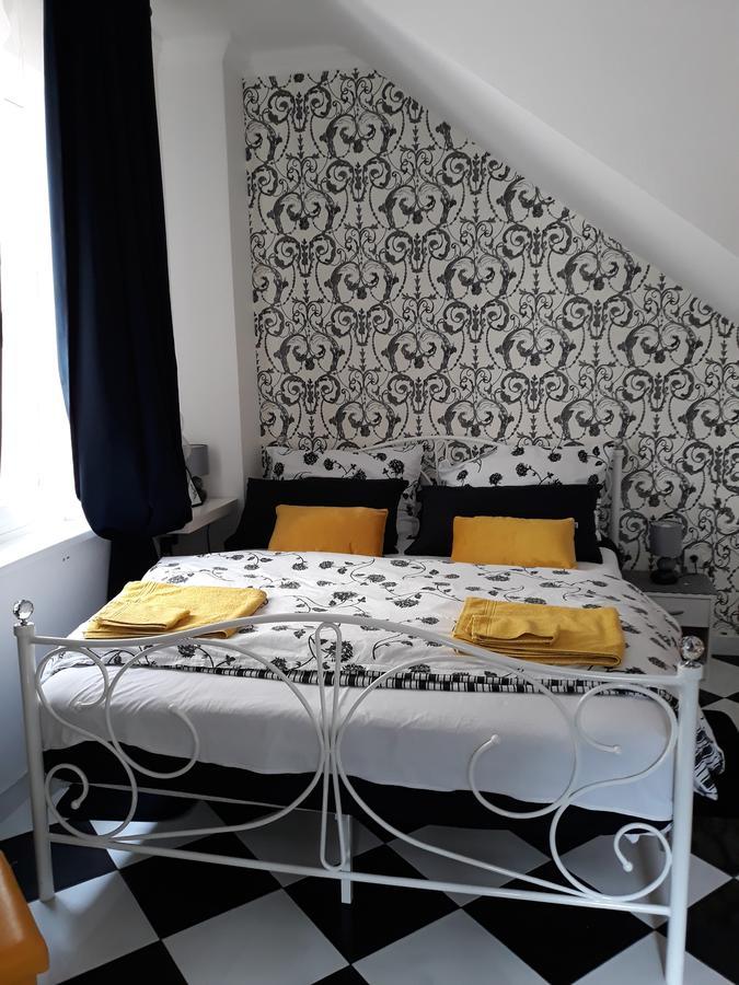 App Paris 2 Apartment Umag Bagian luar foto